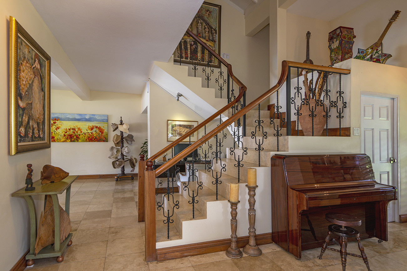 A Summer Place on the Beach | 7 Bedroom Villa in Discovery Bay