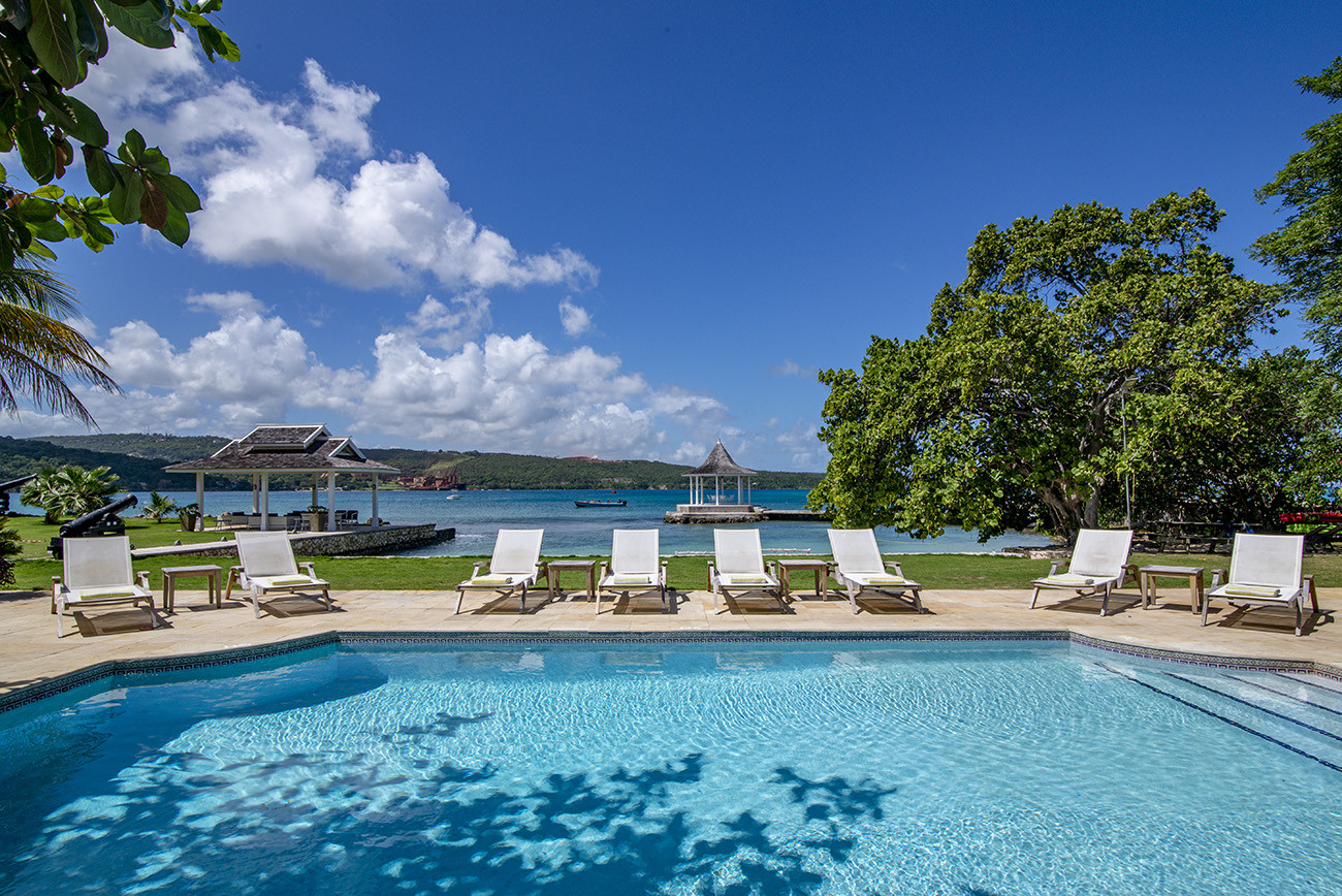 A Summer Place On The Beach 7 Bedroom Villa In Discovery Bay A Summer Place On The Beach 7 Bedroom Villa In Discovery Bay