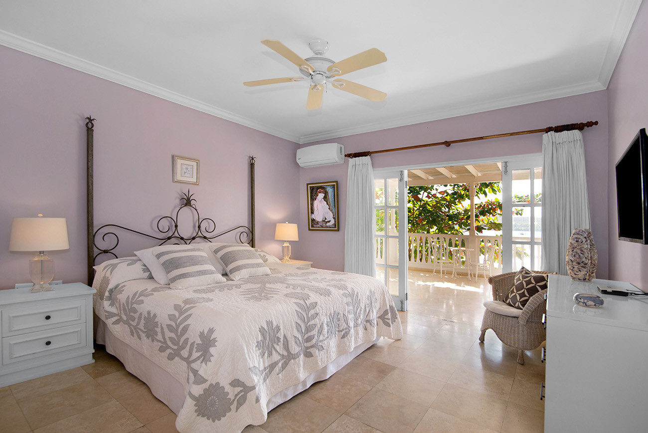 A Summer Place on the Beach | 7 Bedroom Villa in Discovery Bay