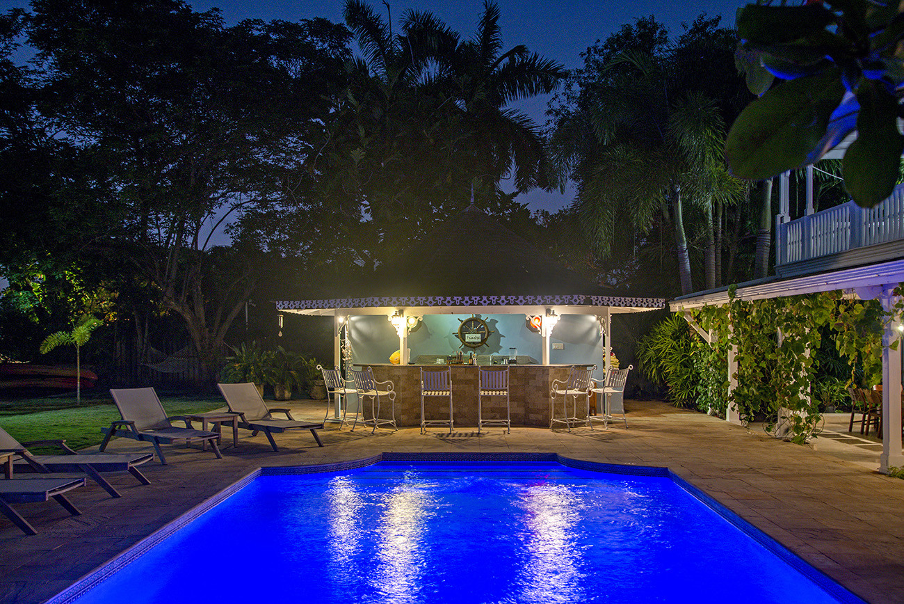 A Summer Place on the Beach | 7 Bedroom Villa in Discovery Bay