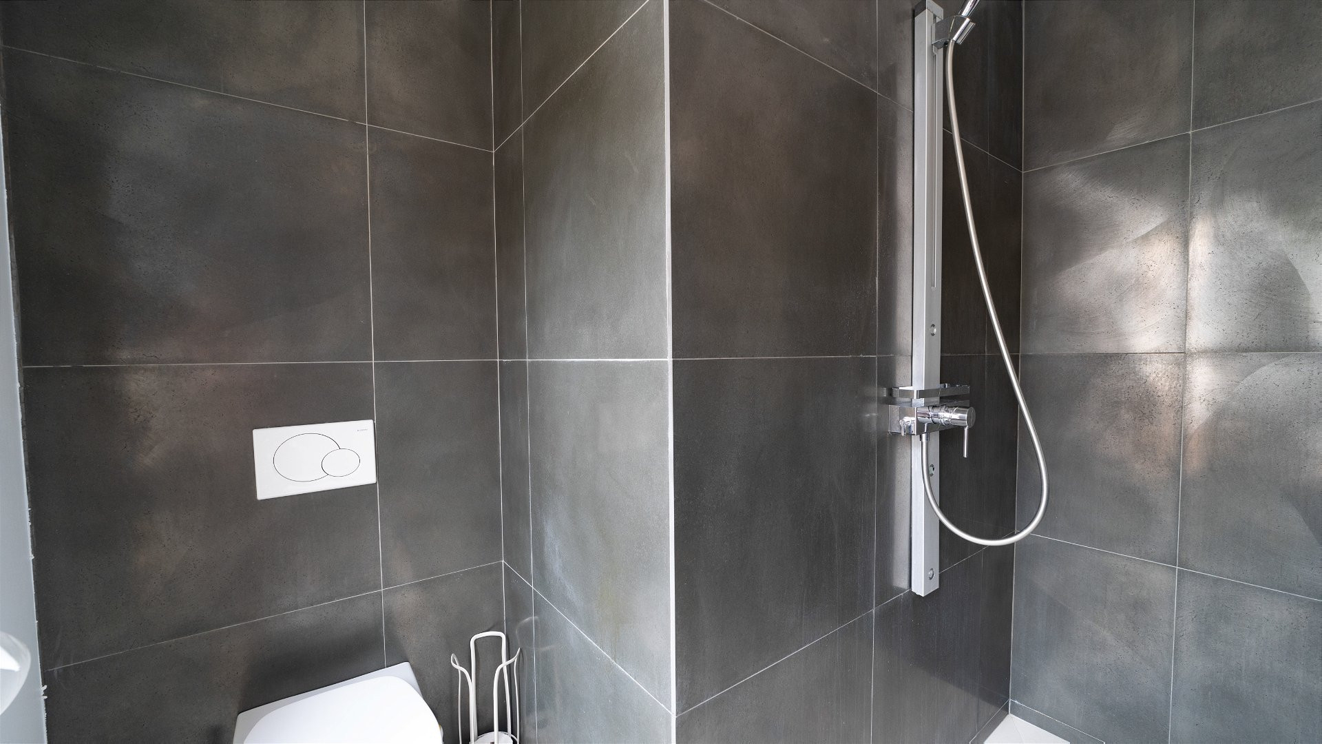 dasha in the shower 